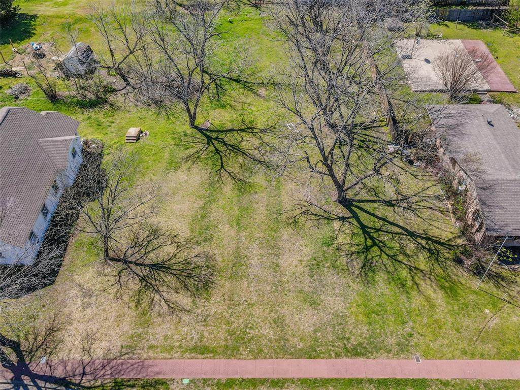 1107 Houston - Photo 1