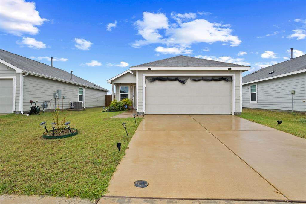 2912 Greenhorn Avenue - Photo 1