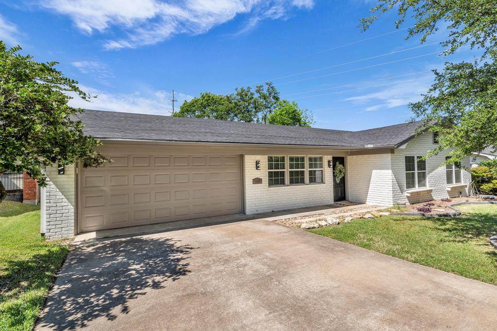 1208 Southwood Drive - Photo 1
