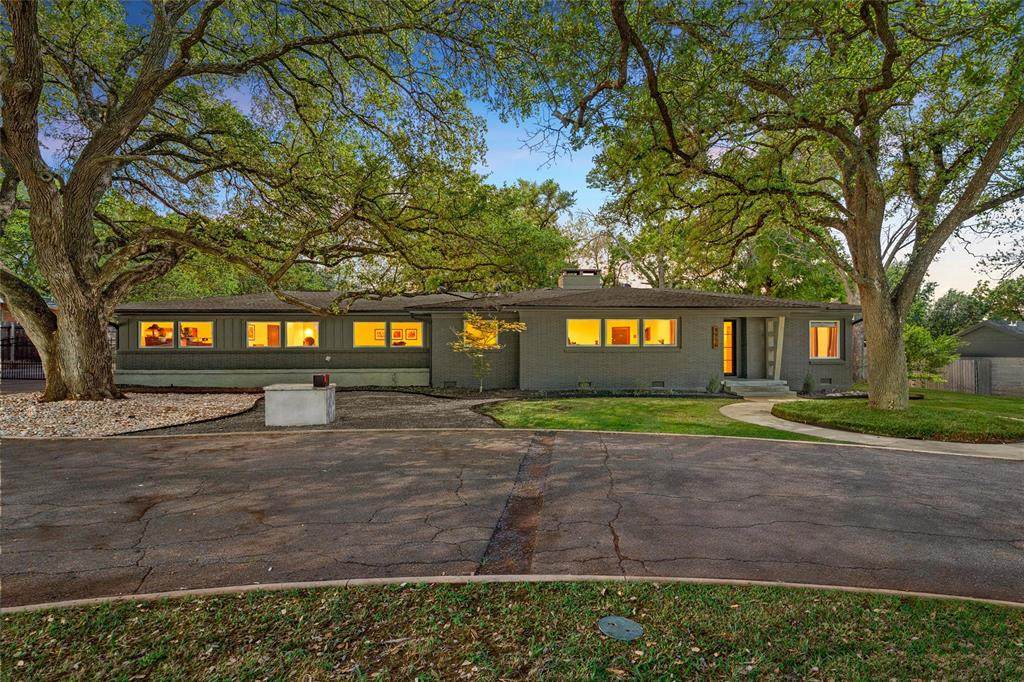4916 Ridgeview Drive - Photo 1