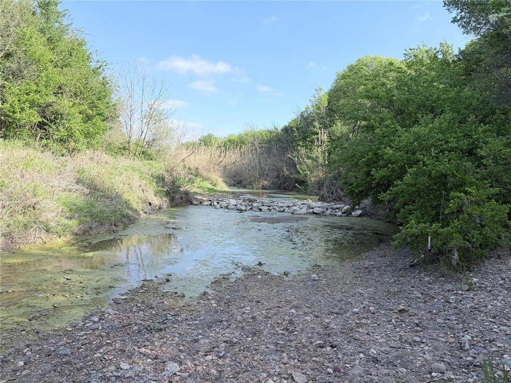 5243 Fm 2114 - Photo 1