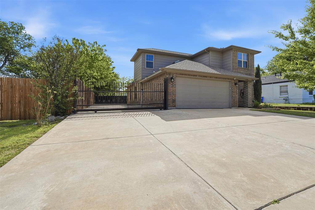 637 Redford Lane - Photo 1