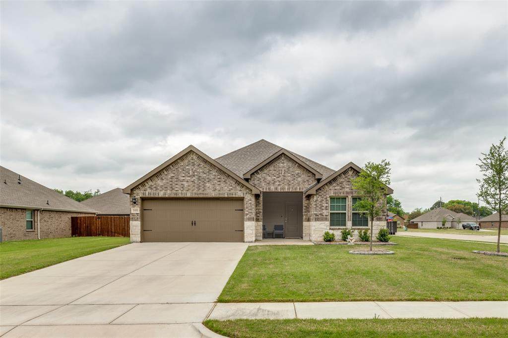 1604 Knoll Crest Drive - Photo 1