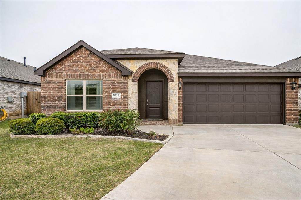 1004 Fairfax Drive - Photo 1