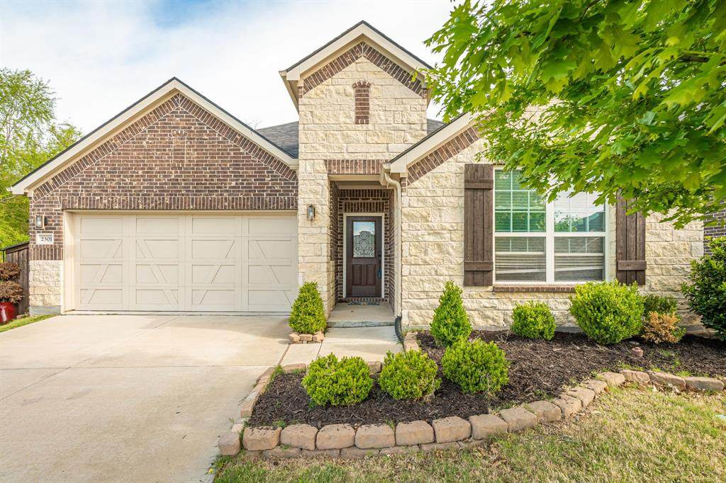 2301 Stratford Court - Photo 1