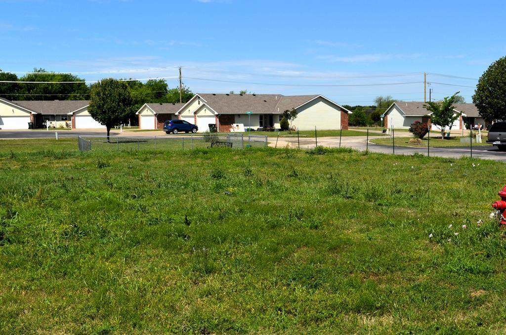 208 Preston Circle - Photo 1