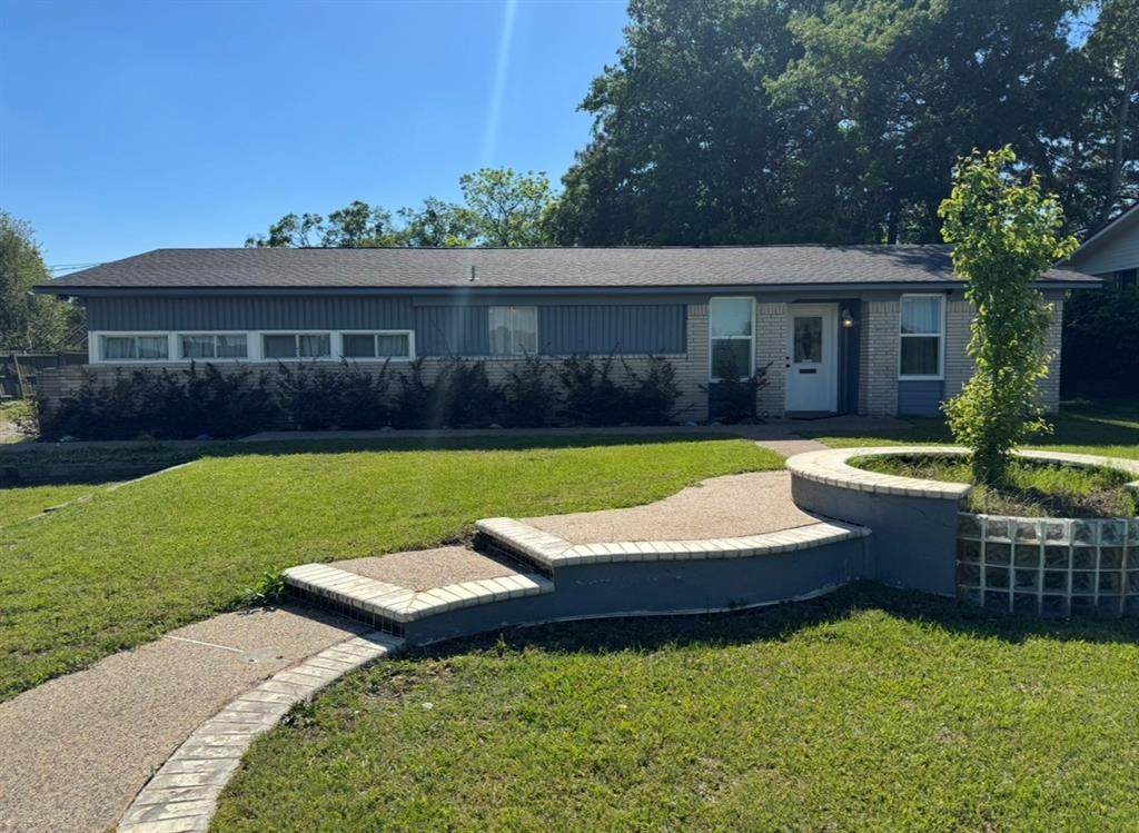 1527 Main Street - Photo 1