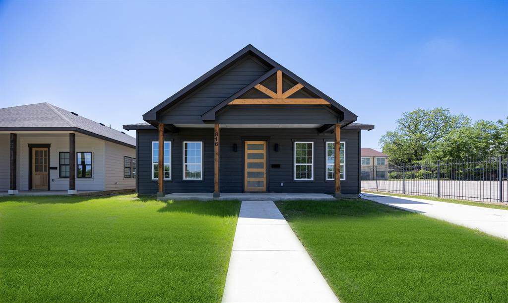 816 Glen Garden - Photo 1