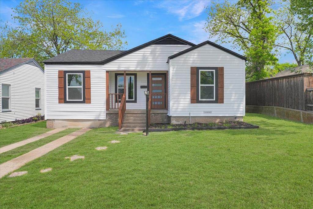 1203 Avenue F - Photo 1