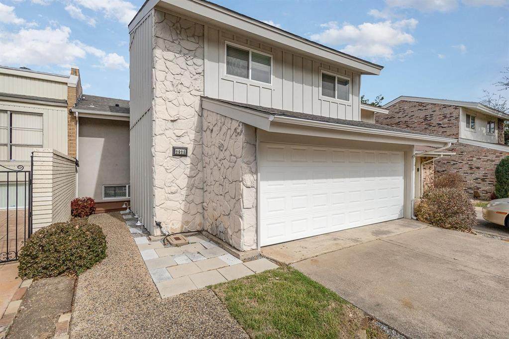 2925 Country Place Circle - Photo 1