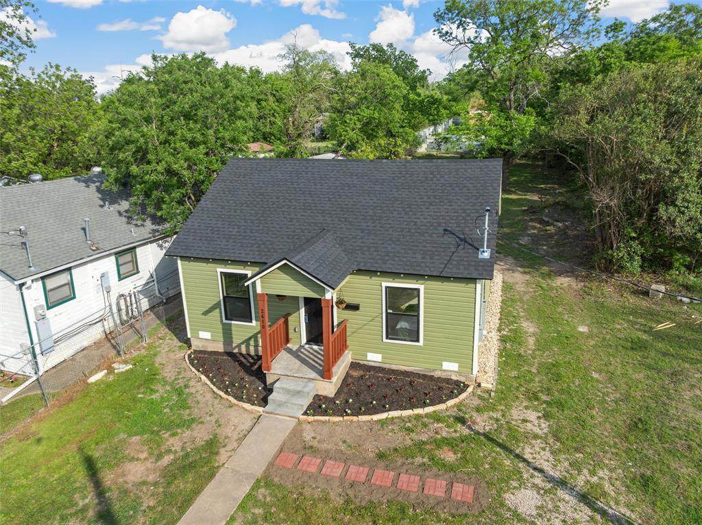 2610 Webster Avenue - Photo 1