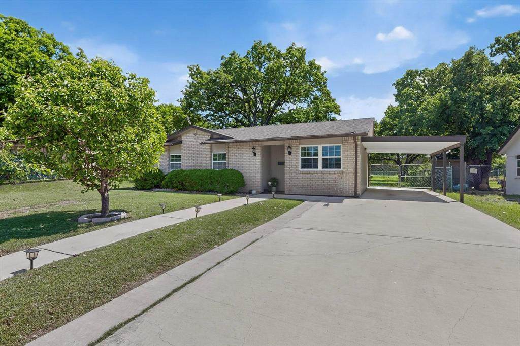 1414 Briarwood Drive - Photo 1