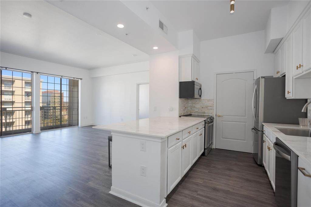 3225 Turtle Creek Boulevard - Photo 1