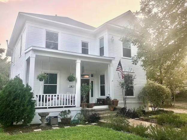 617 12th Street - Photo 1