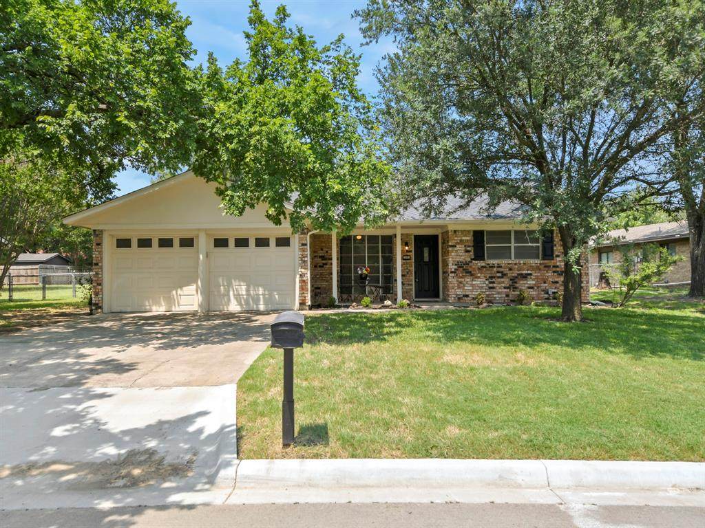 2005 Maplewood Drive - Photo 1