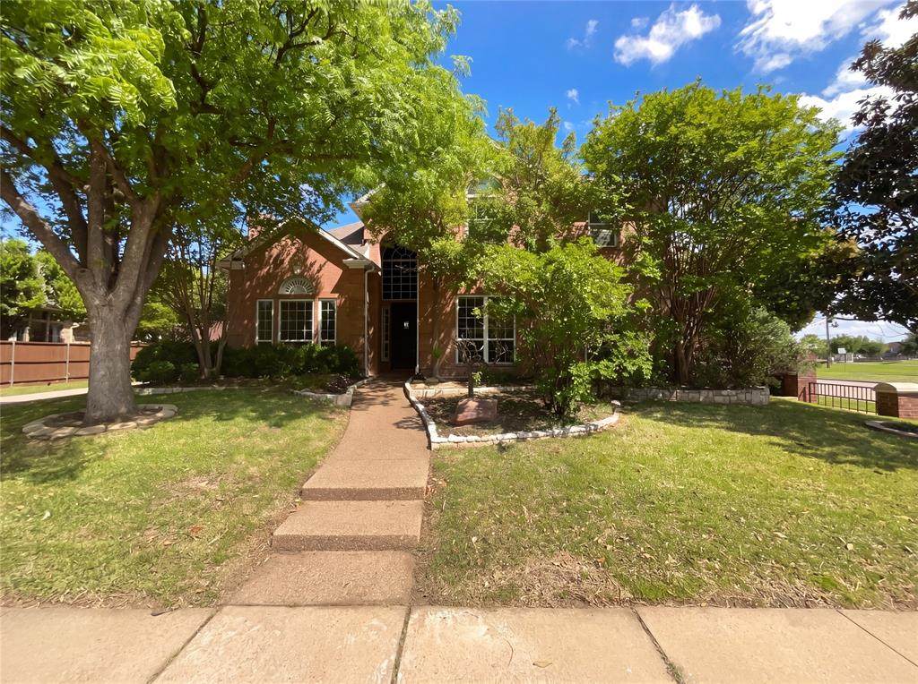 2400 Creekview Drive - Photo 1