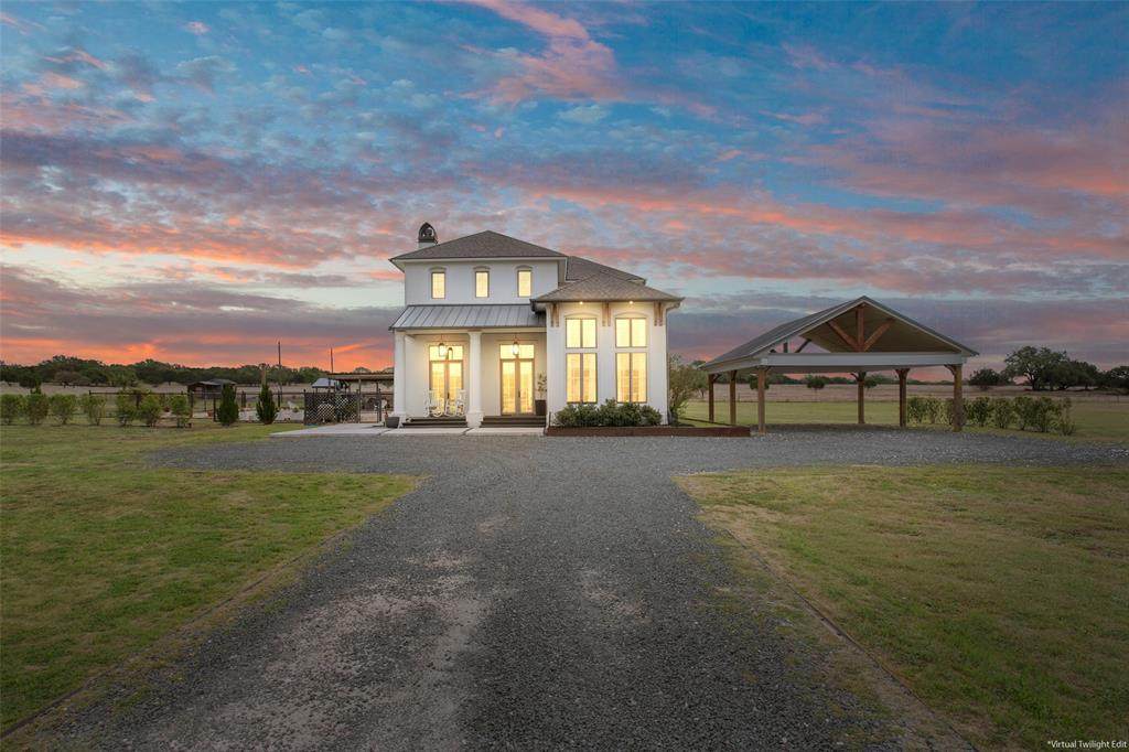 474 Private Road 305 - Photo 1