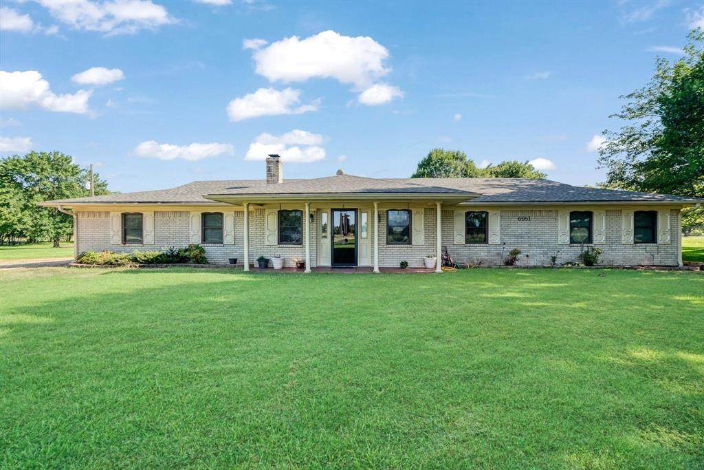 6951 Farm Road 1499 - Photo 1
