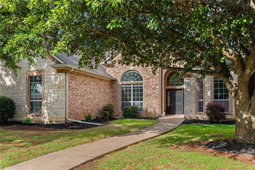937 Queen Elizabeth Drive - Photo 1
