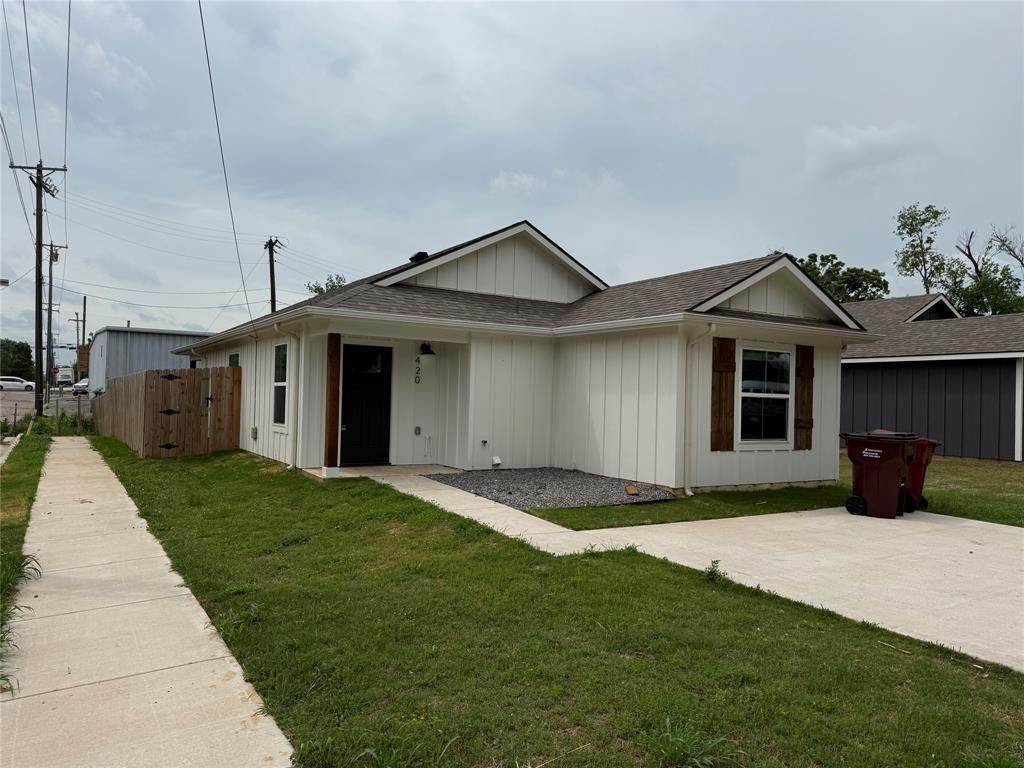 420 5th Street - Photo 1