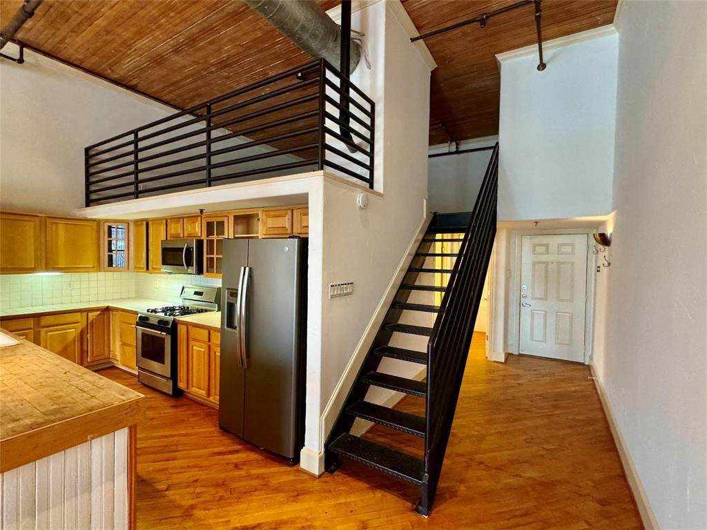 3026 Commerce Street - Photo 1