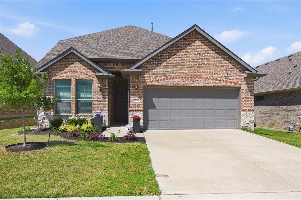 4727 Bluffview Drive - Photo 1