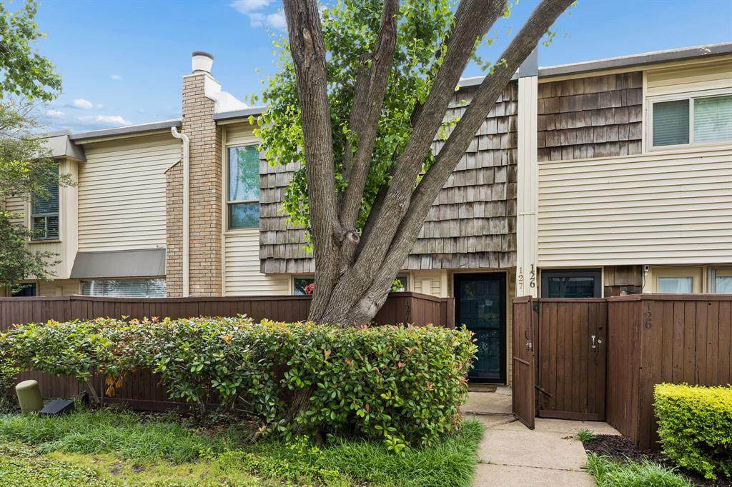2702 Douglas Avenue - Photo 1