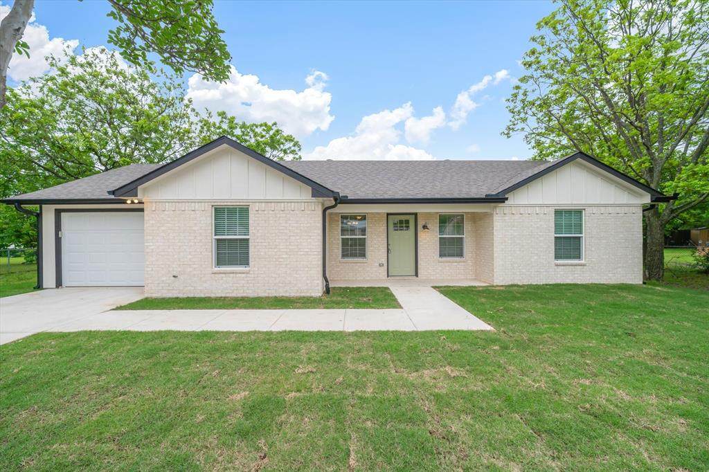 1015 Park Drive - Photo 1