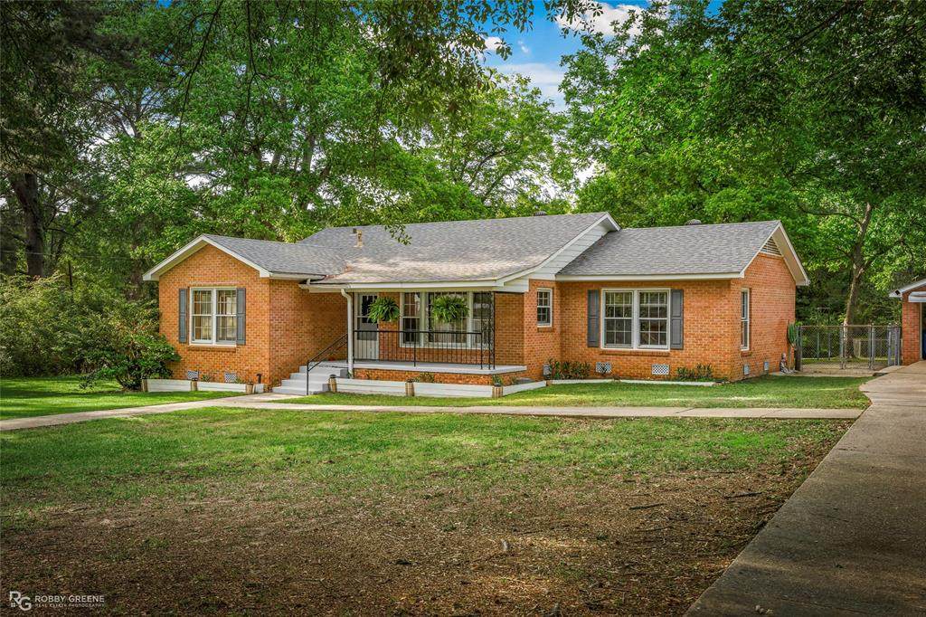 307 Emerald Drive - Photo 1