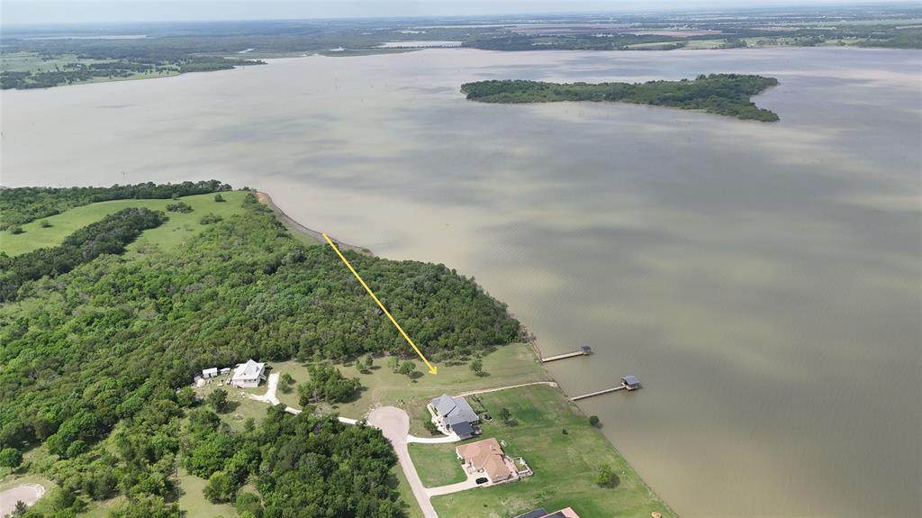 401 Meandering Way - Photo 1