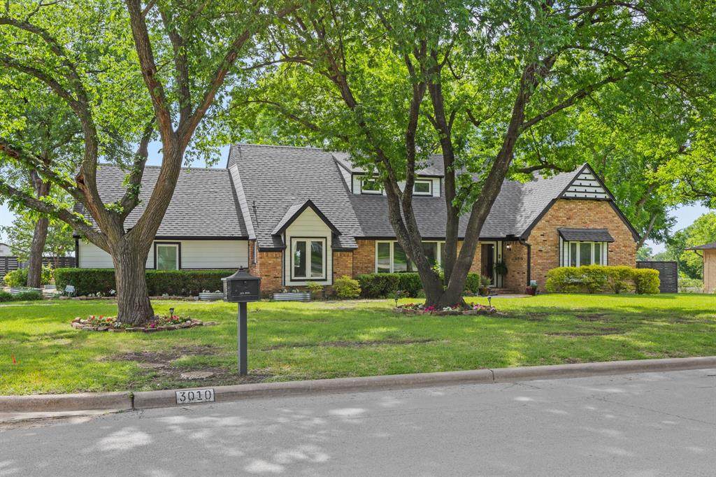 3010 Country Club Road - Photo 1