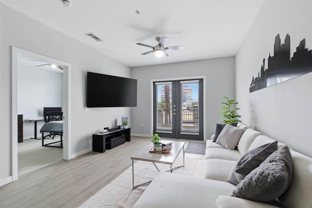 5609 Smu Boulevard - Photo 1