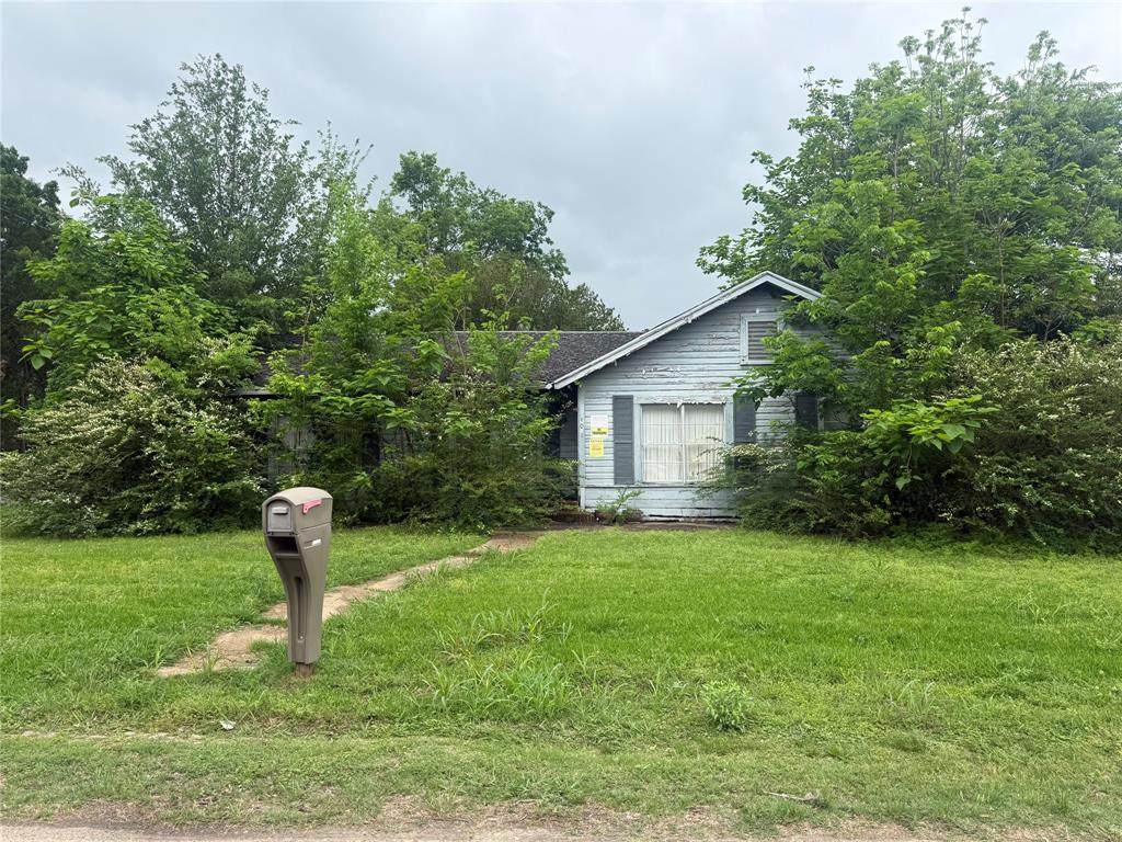 401 Evans Avenue - Photo 1