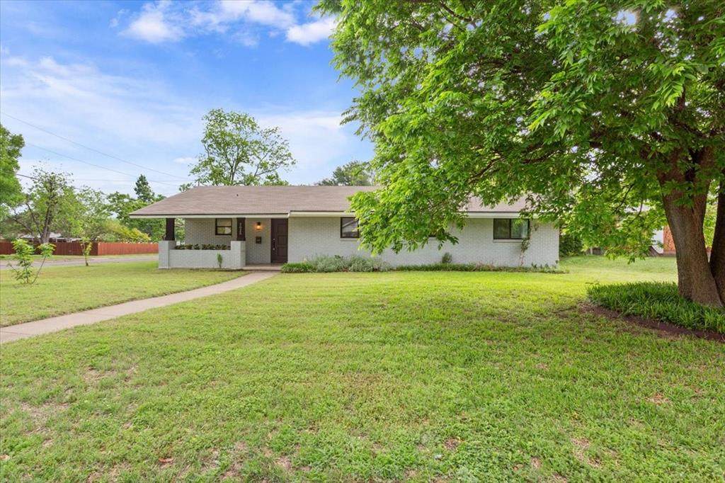 2025 Lenamon Street - Photo 1