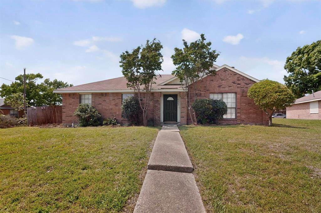 2305 Rockbluff Court - Photo 1