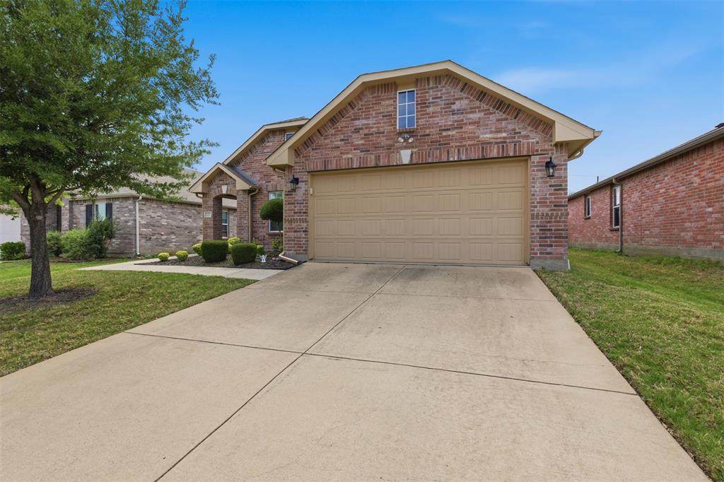 1417 Lone Pine Drive - Photo 1