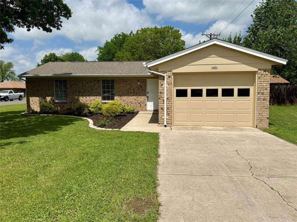 1001 Parkwood Court - Photo 1