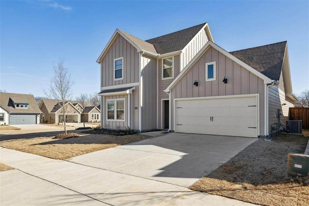 13204 Enclave Parkway - Photo 1