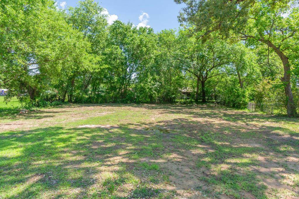 402 Houston Street - Photo 1
