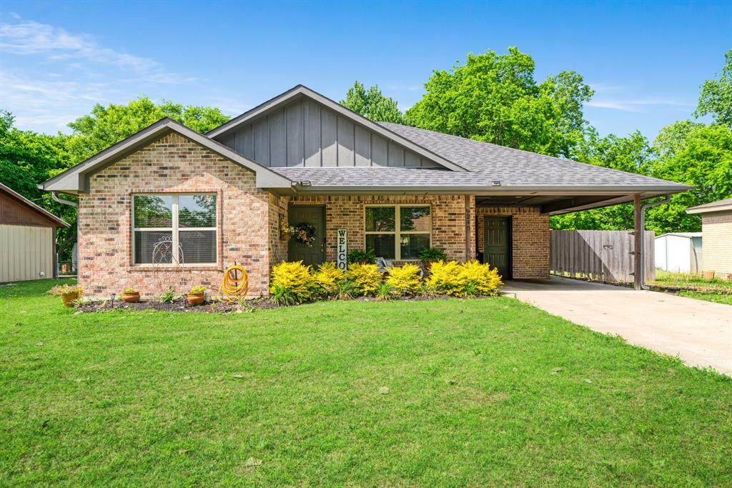 240 Elizabeth Lane - Photo 1