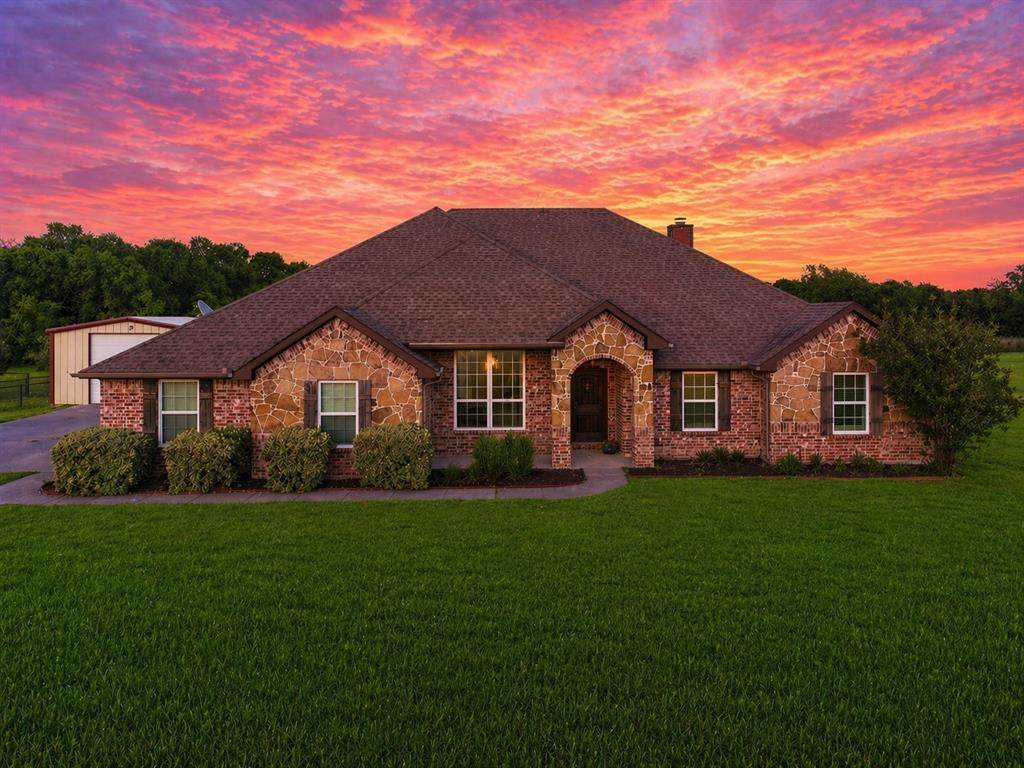 1030 Lester Burt Road - Photo 1
