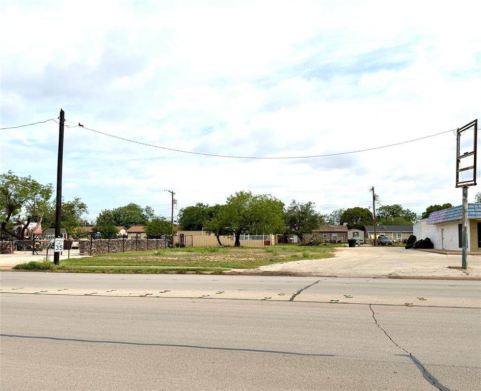 5226 7th Street - Photo 1