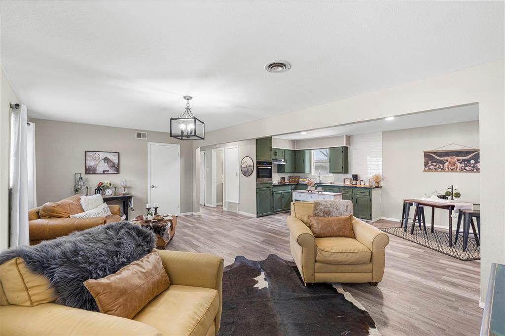 105 College Street - Photo 1