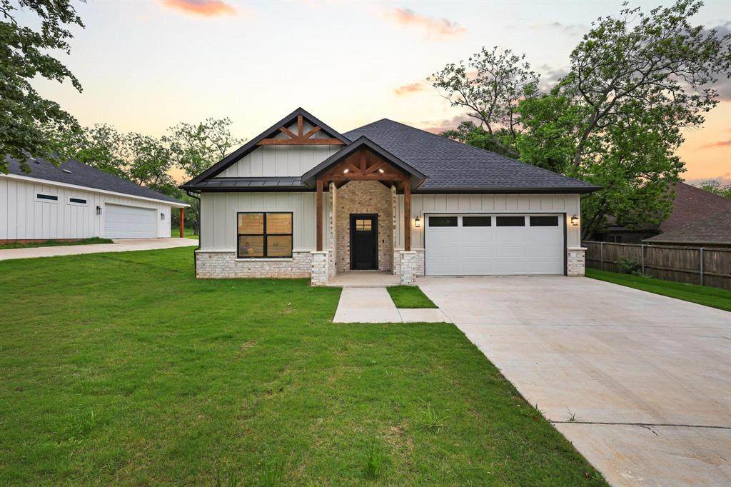 1838 Park Avenue - Photo 1