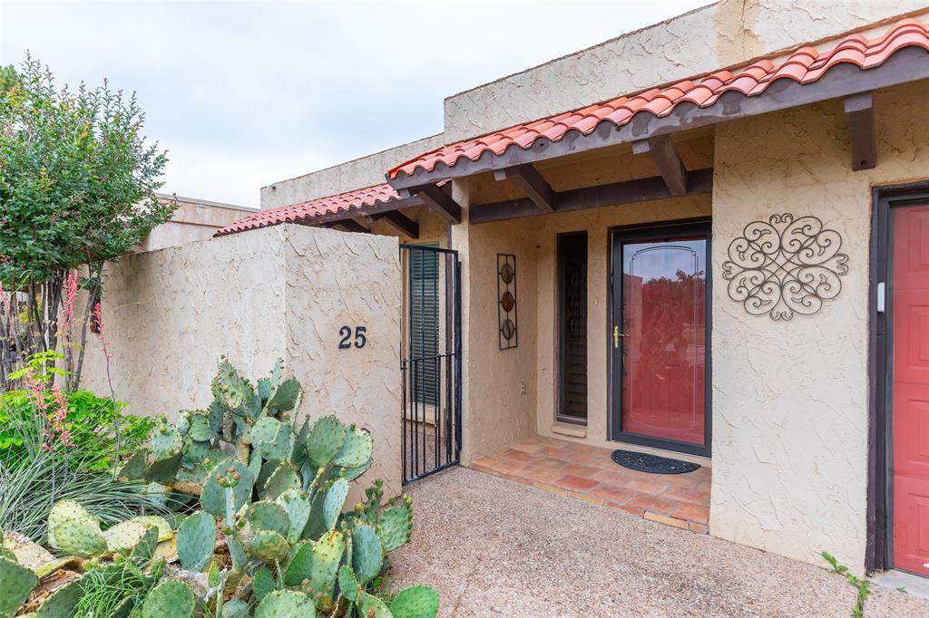25 Tamarisk Circle - Photo 1