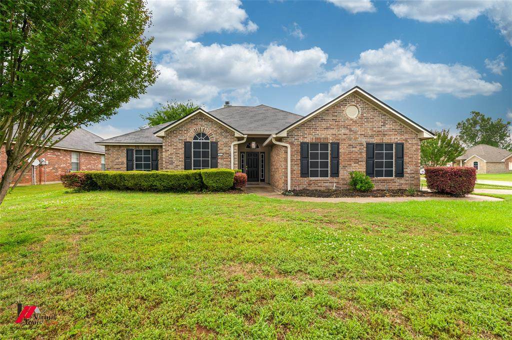 311 Columbia Circle - Photo 1