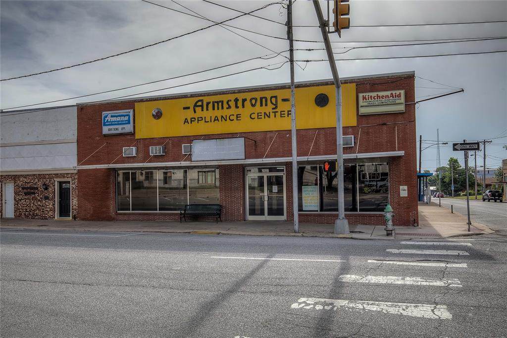 2527 Johnson Street - Photo 1