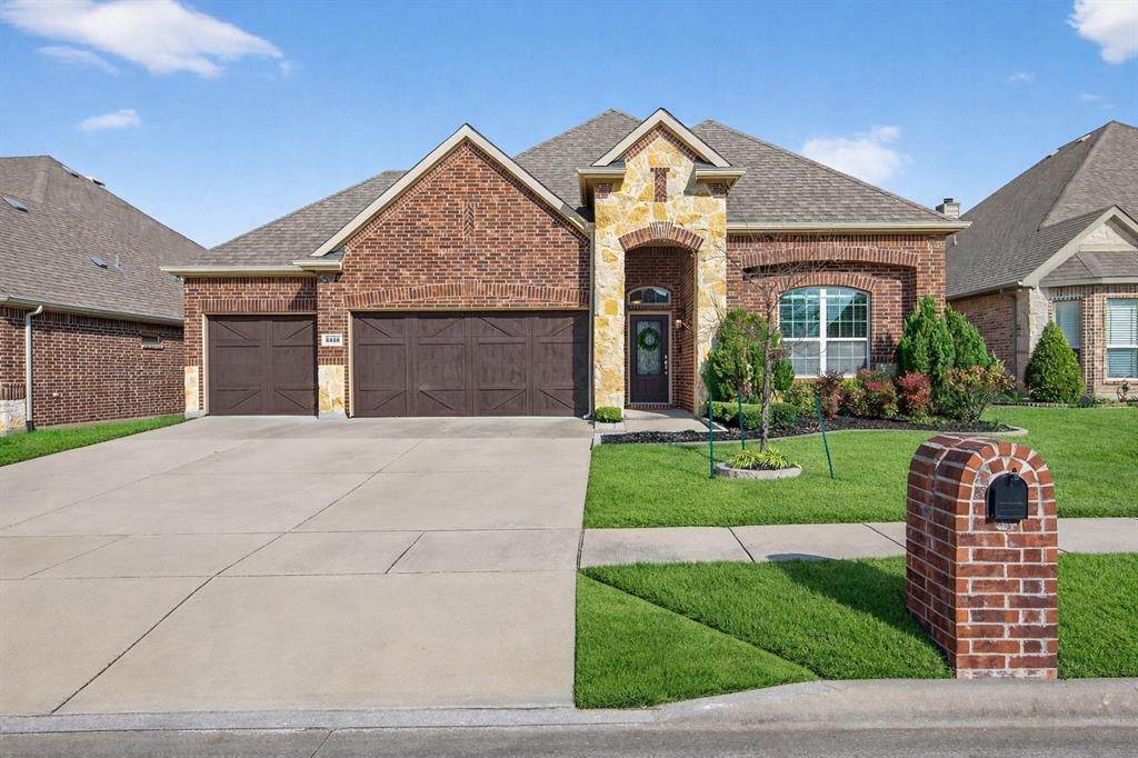 2513 Sabine Circle - Photo 1