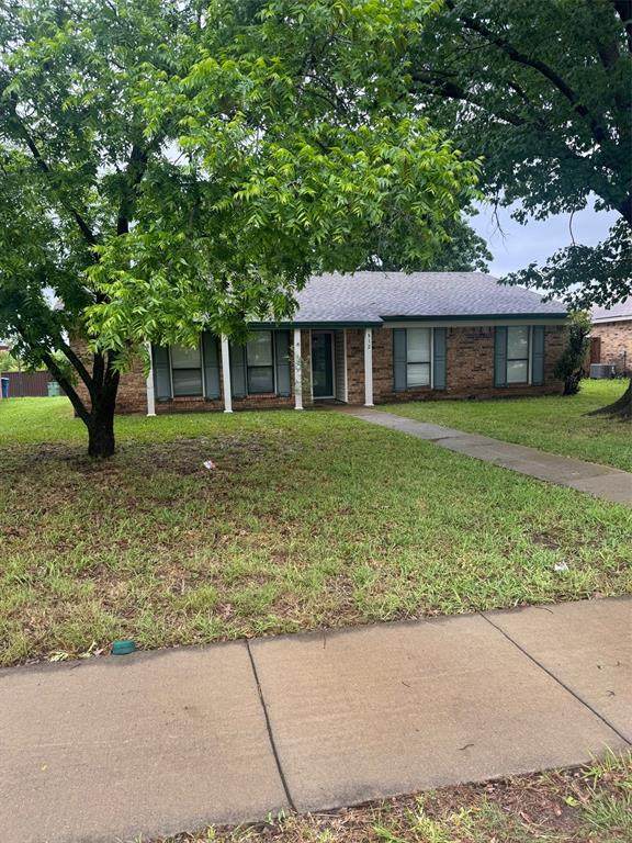 912 Navasota Drive - Photo 1