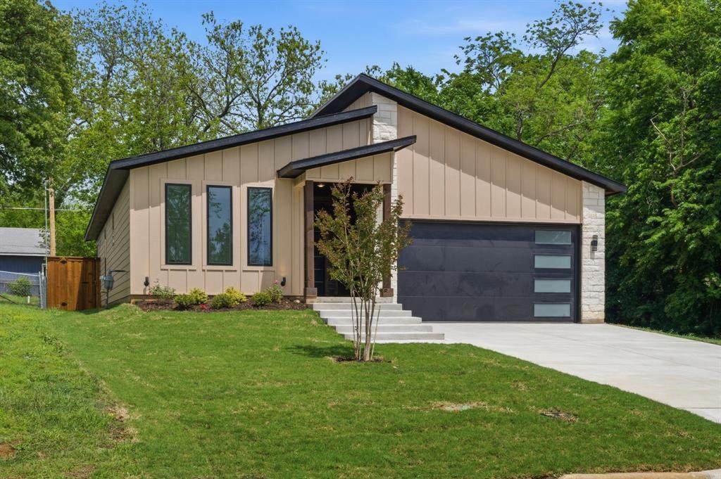 521 Walker Street - Photo 1